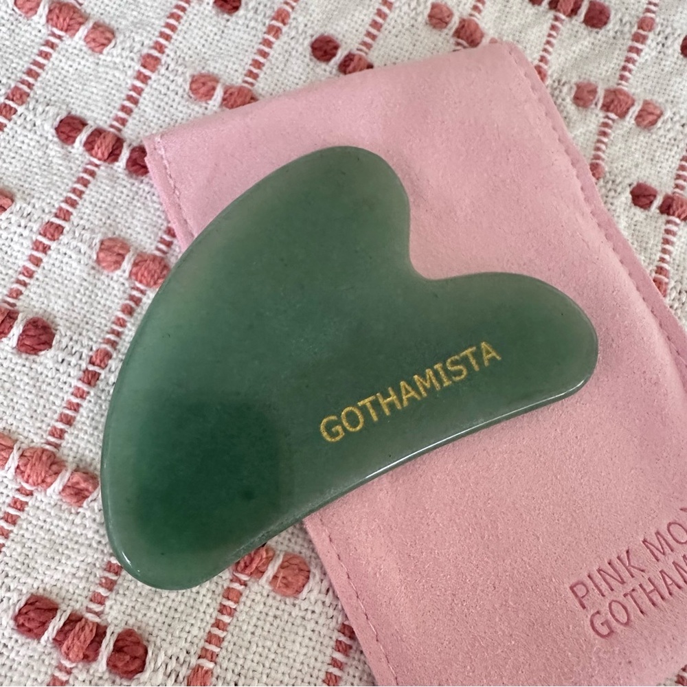 Pink Moon Gothamista Jade Gua Sha